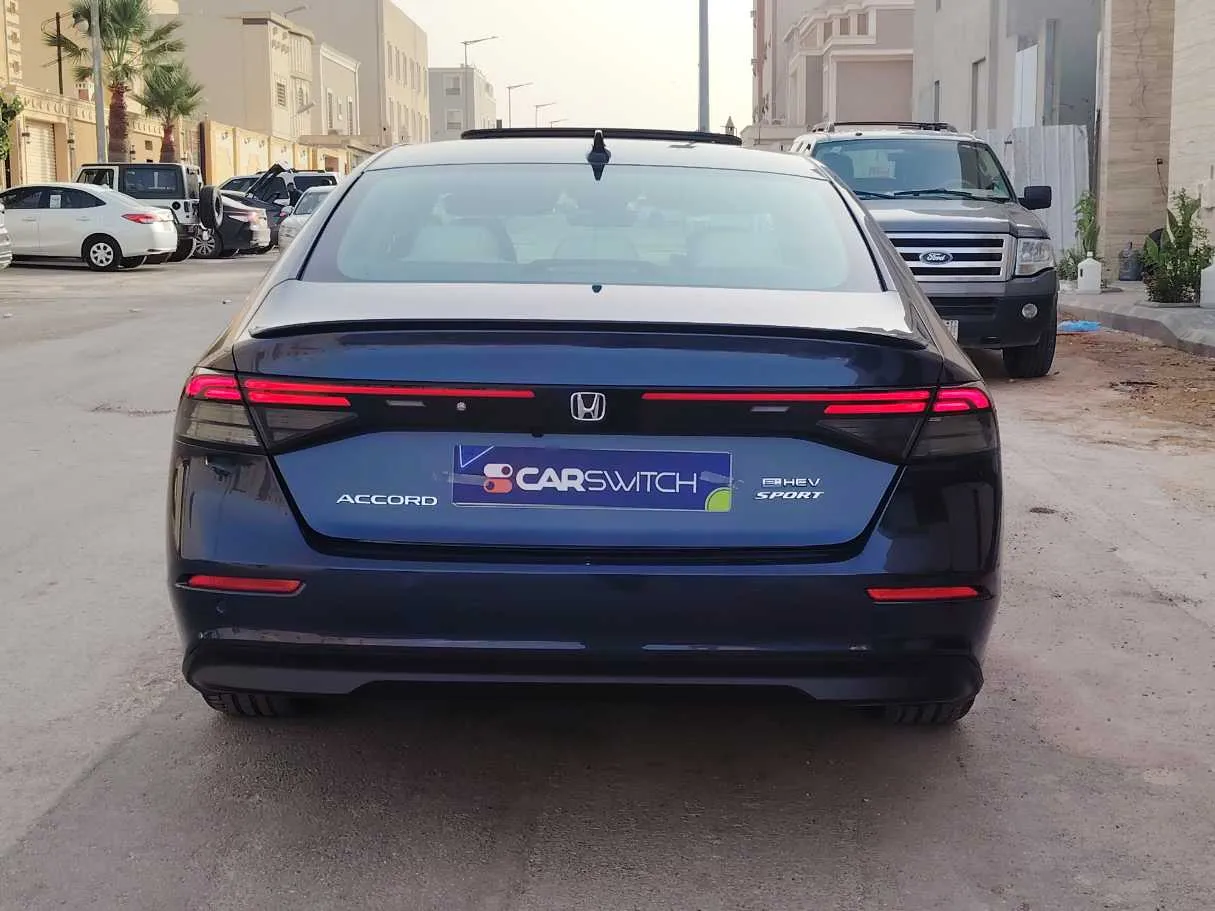 Car image 6