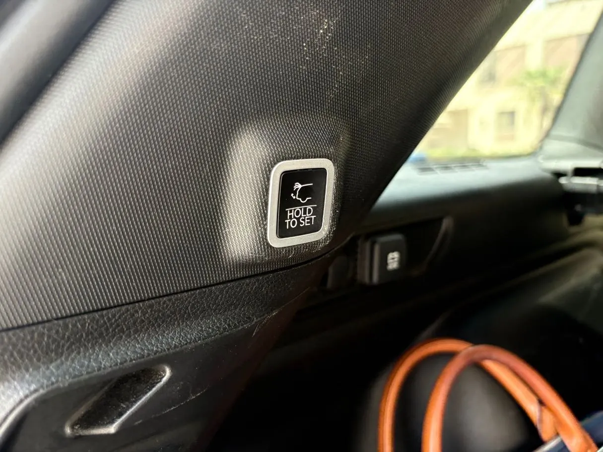 Car image 29