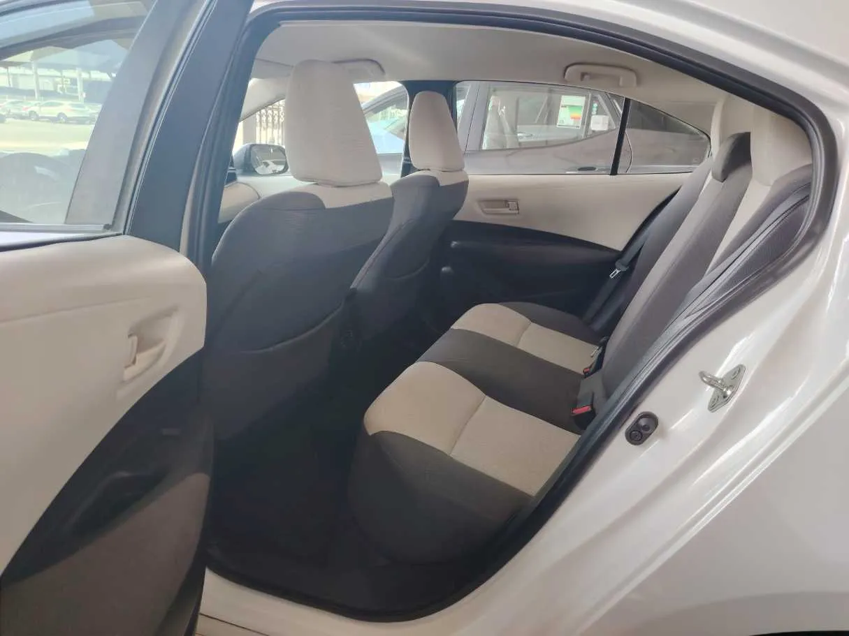 Car image 15