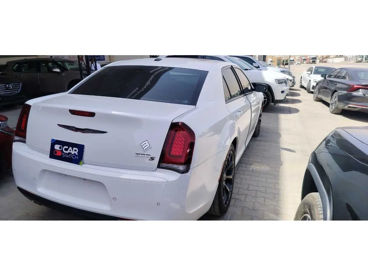 Car image 5