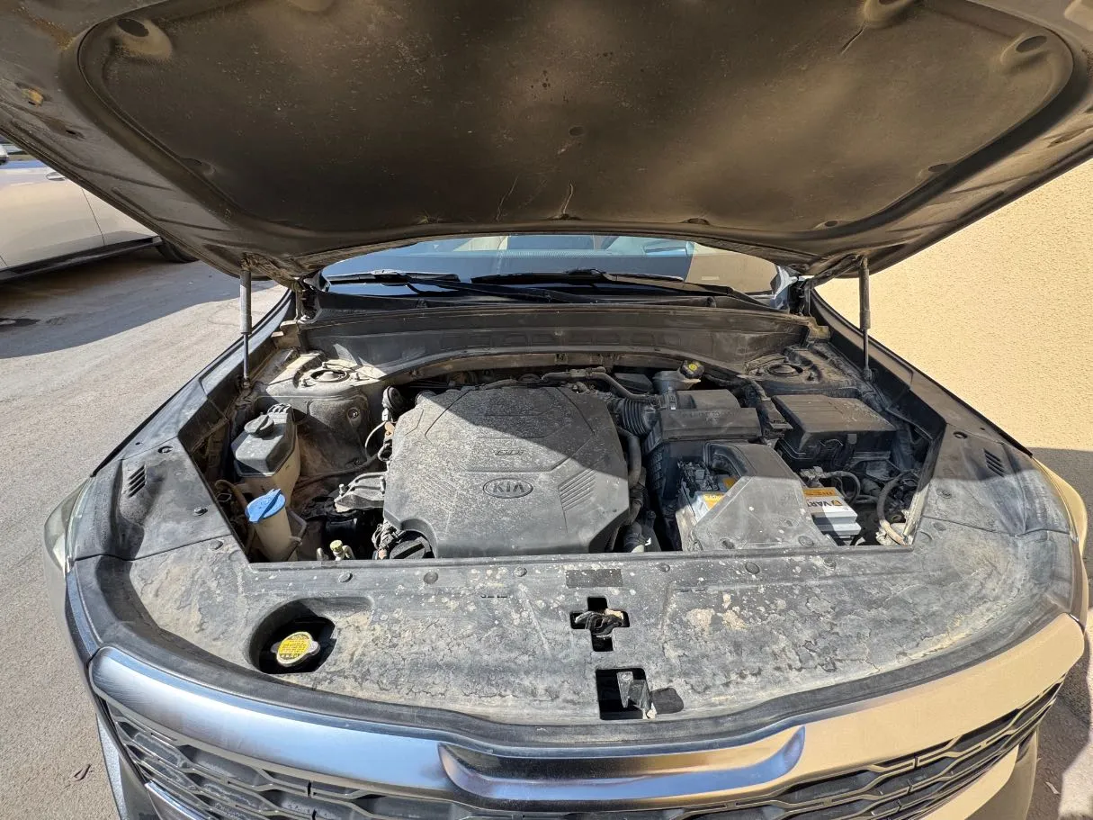 Car image 26