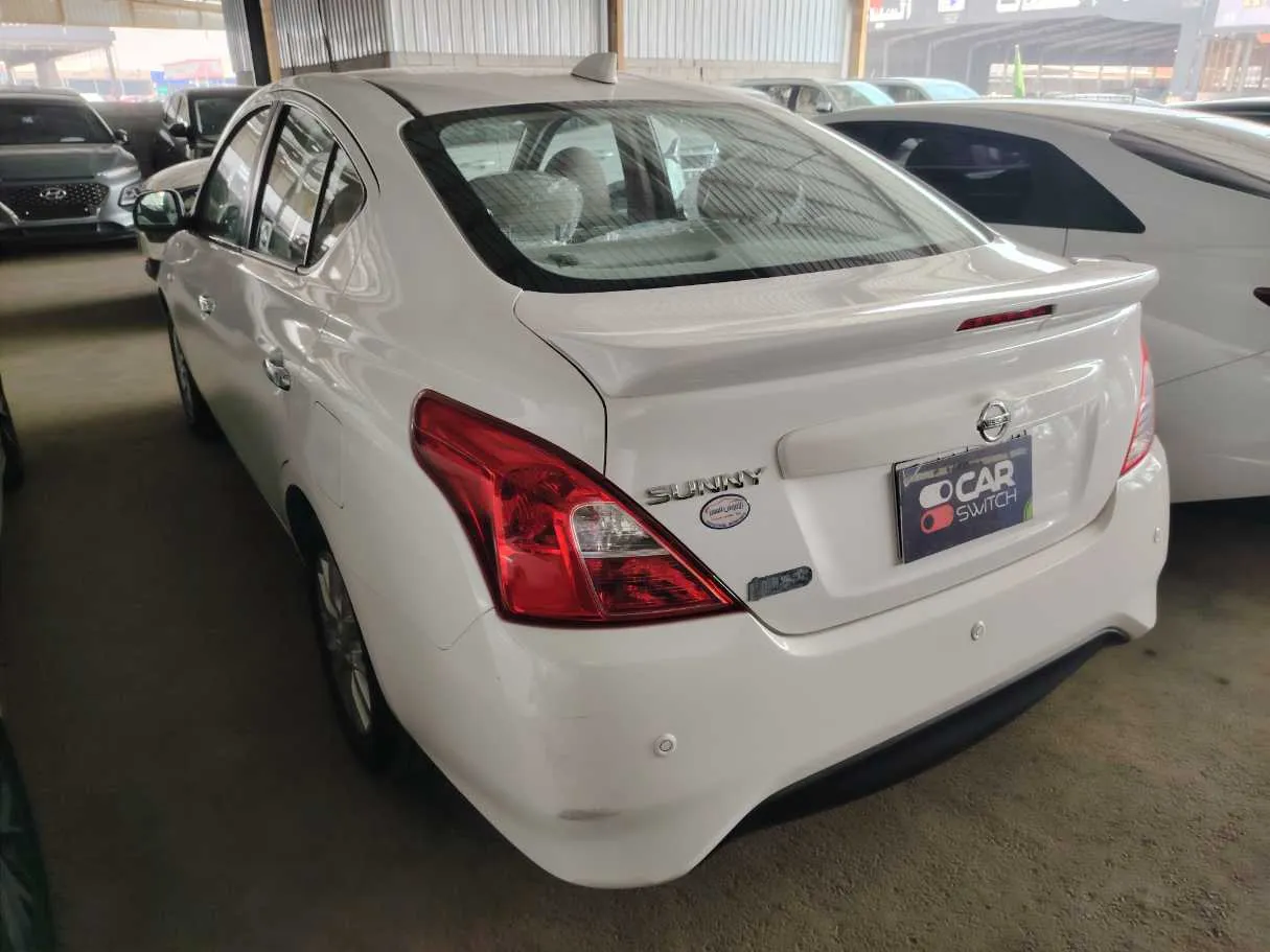 Car image 7
