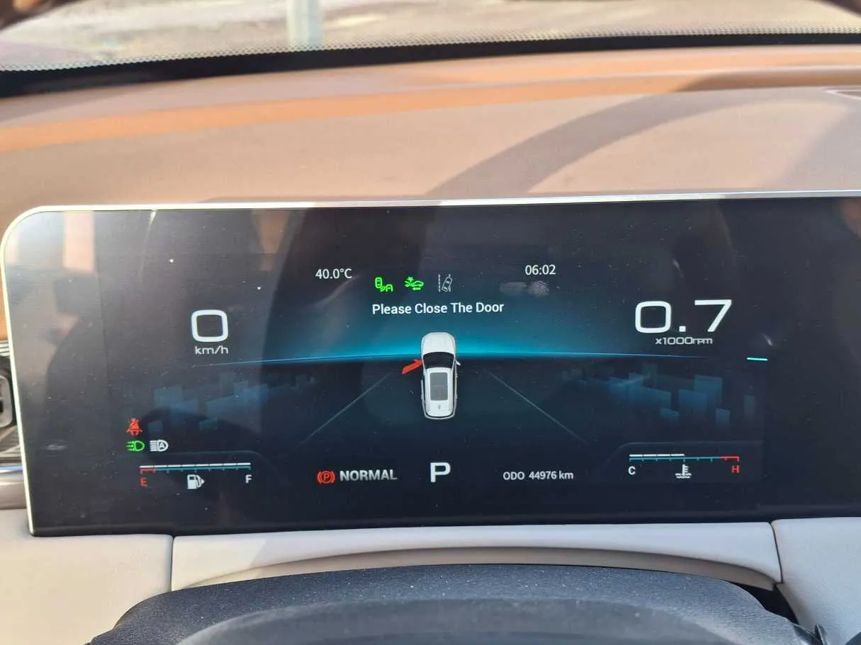 Car image 18
