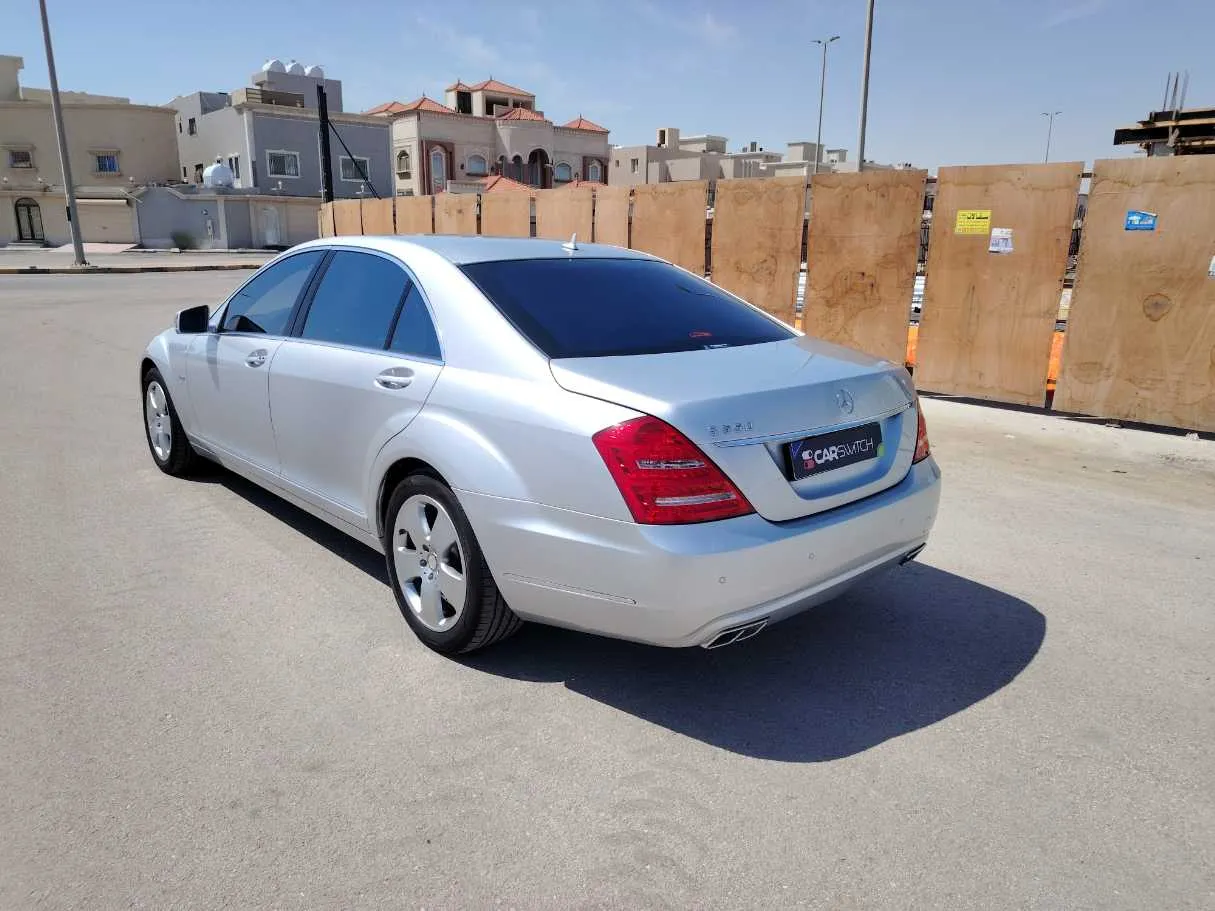 Car image 7