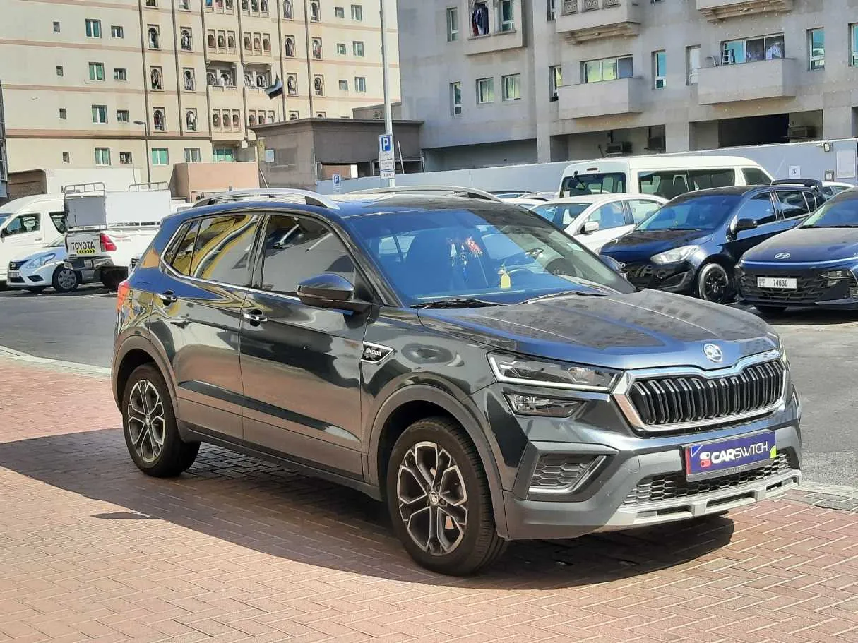 Car image 3