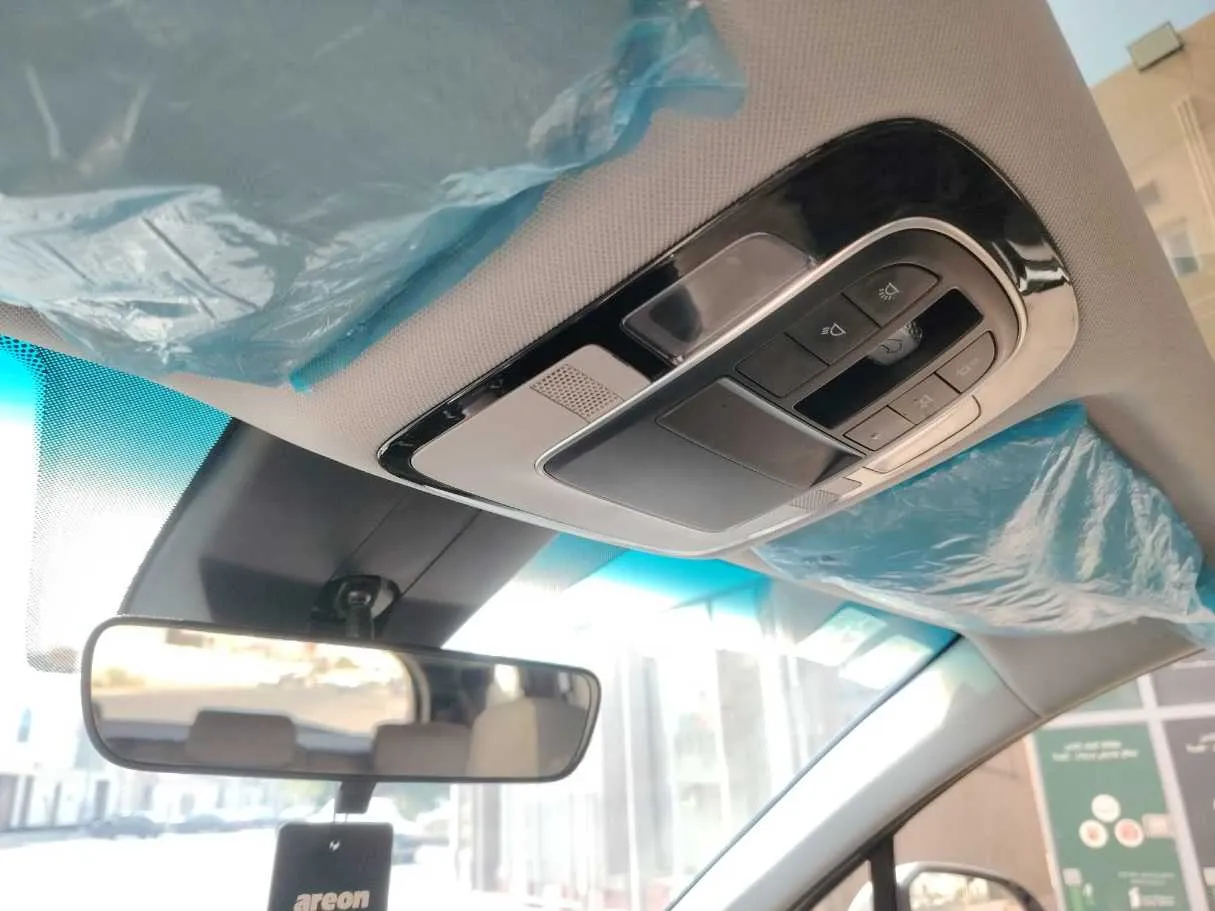 Car image 32