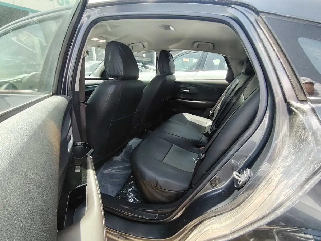 Car image 19