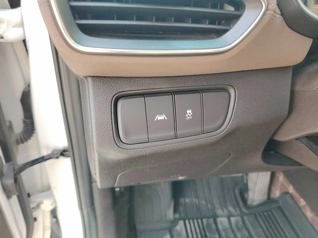 Car image 43