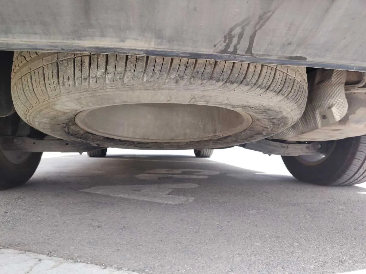 Car image 29