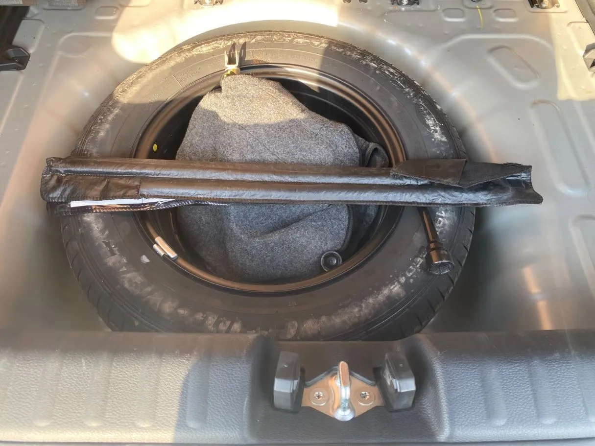 Car image 22