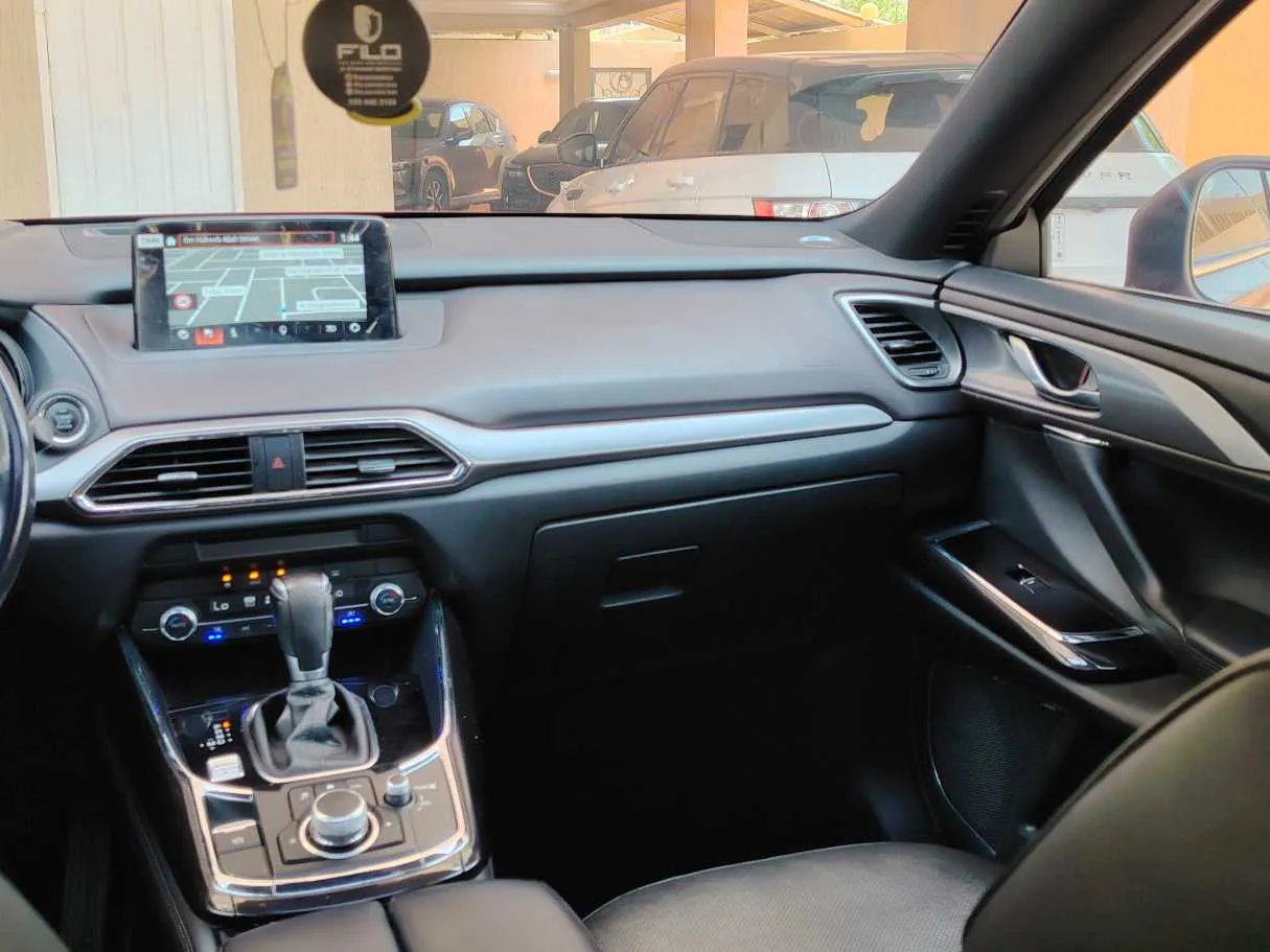 Car image 20