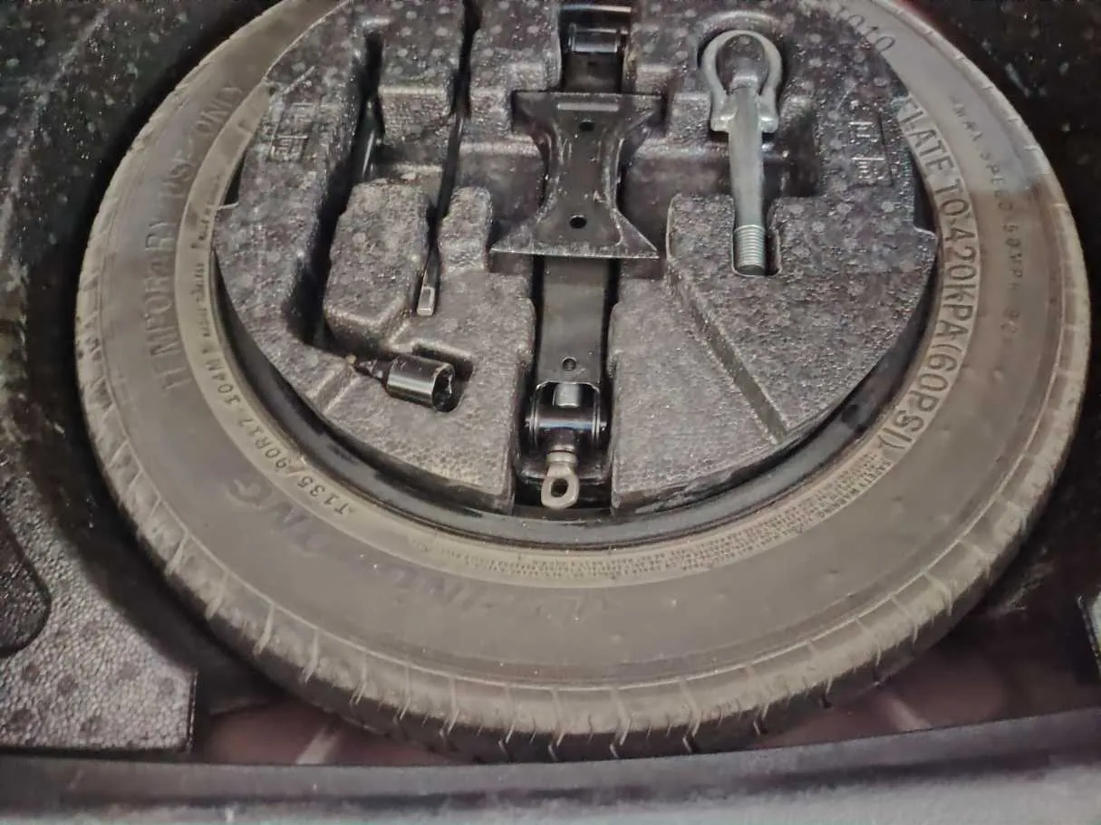 Car image 37