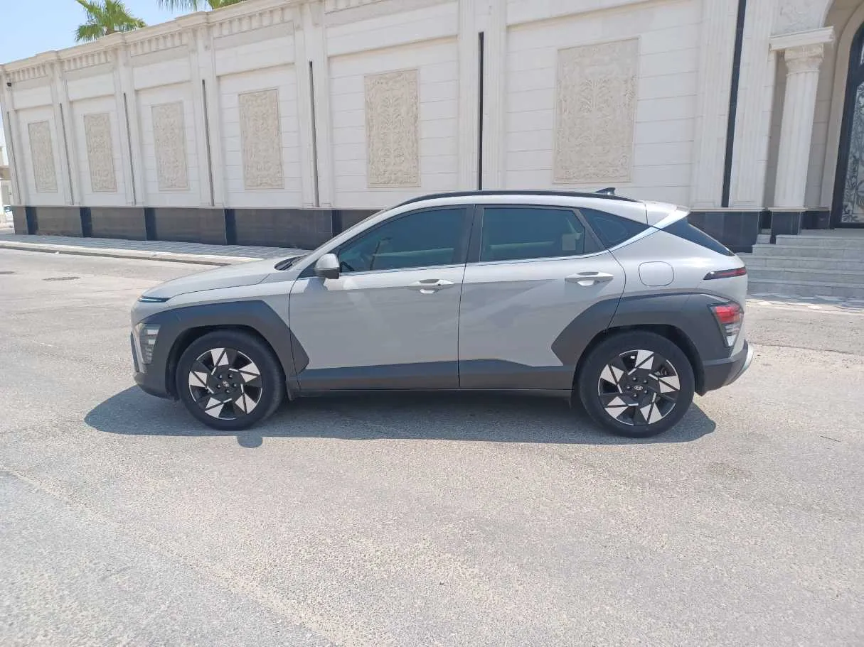 Car image 8