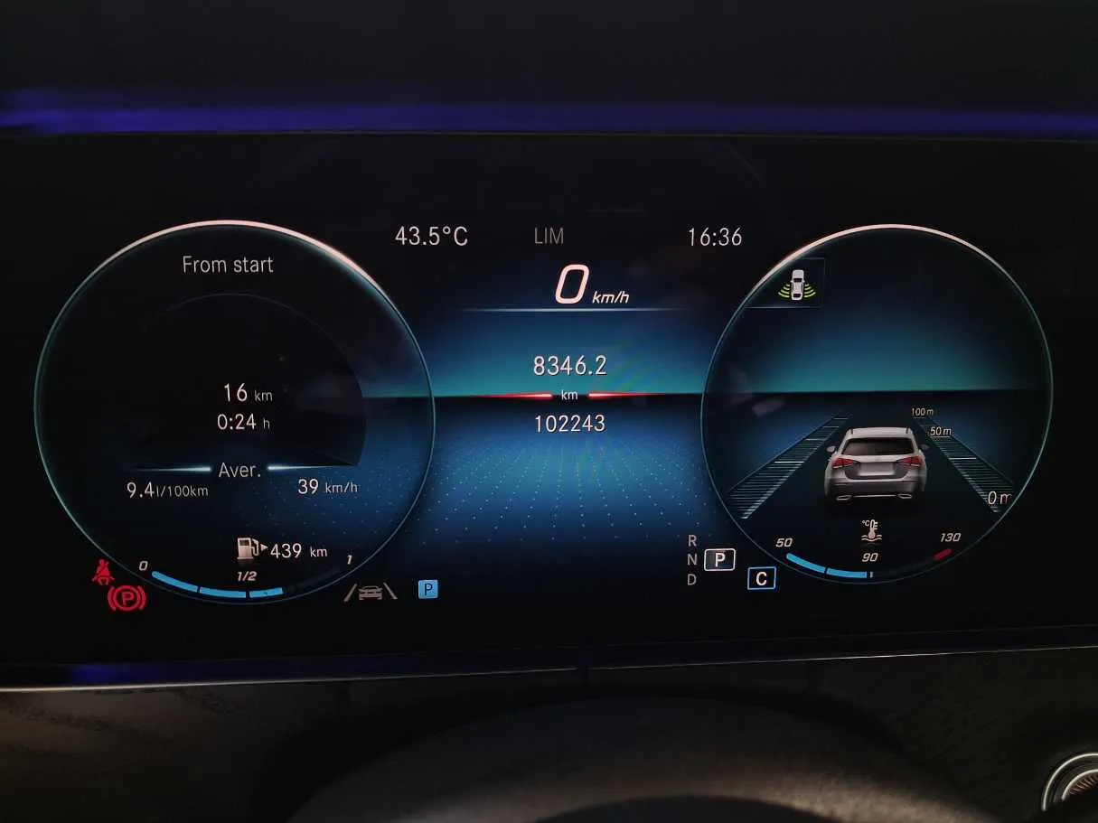 Car image 19