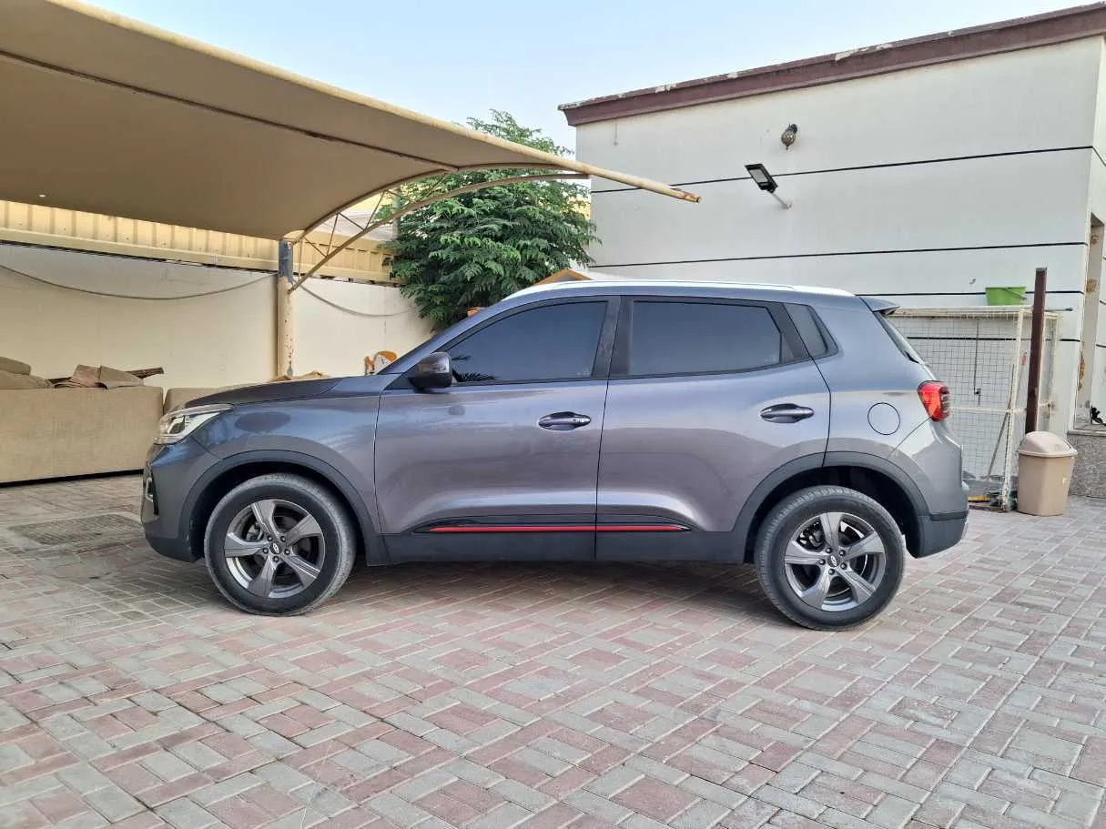 Car image 4