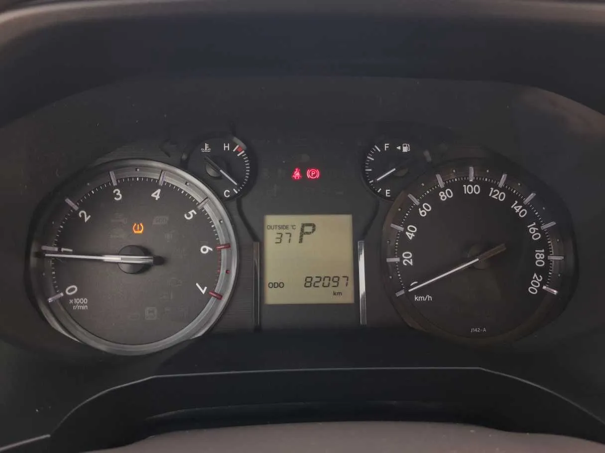 Car image 18