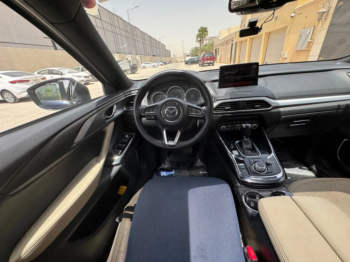 Car image 16