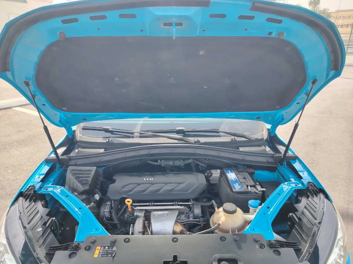 Car image 35