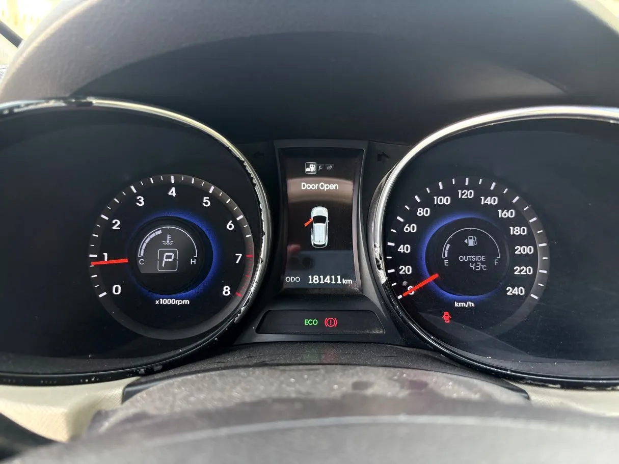 Car image 23