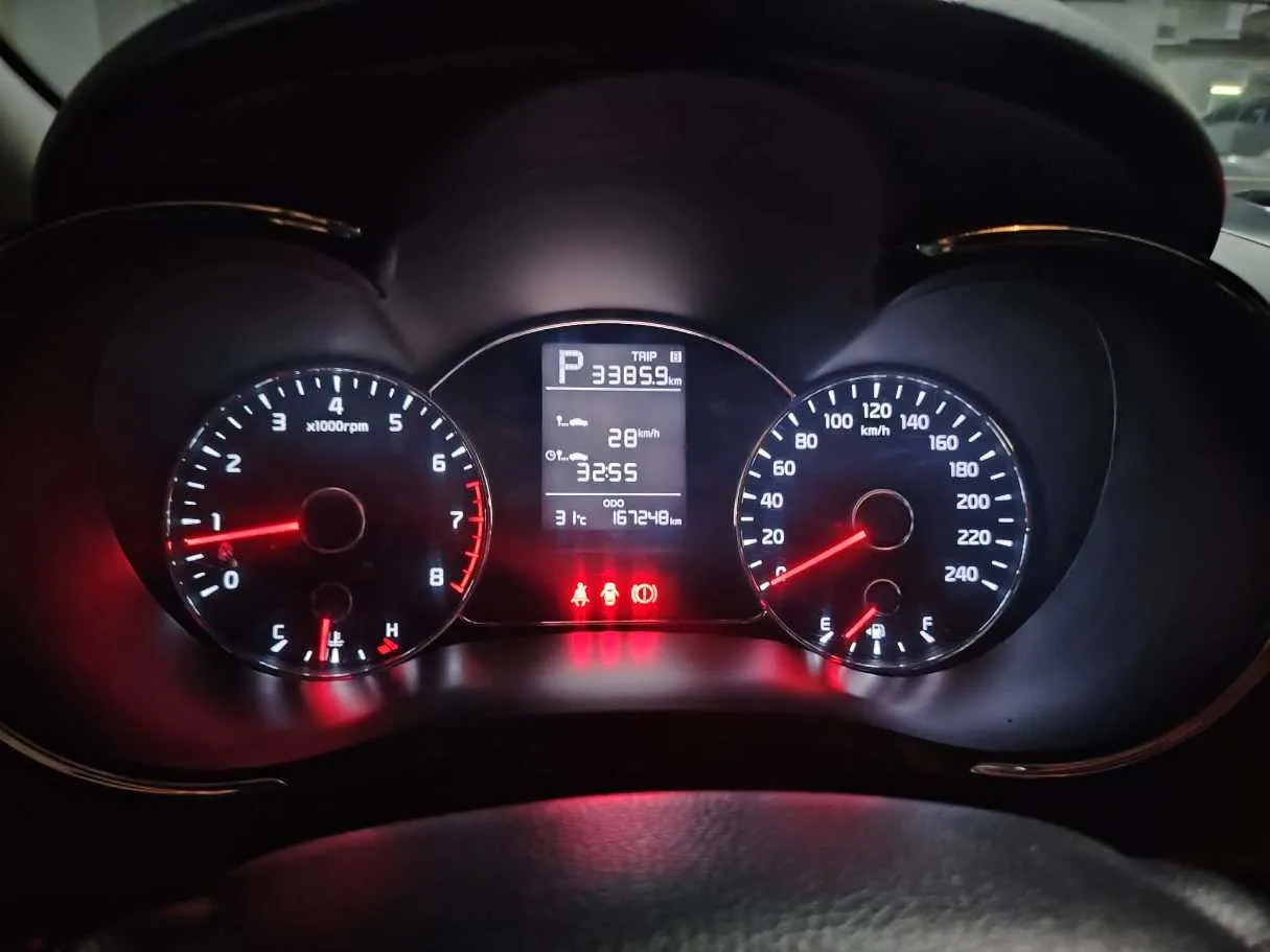 Car image 30