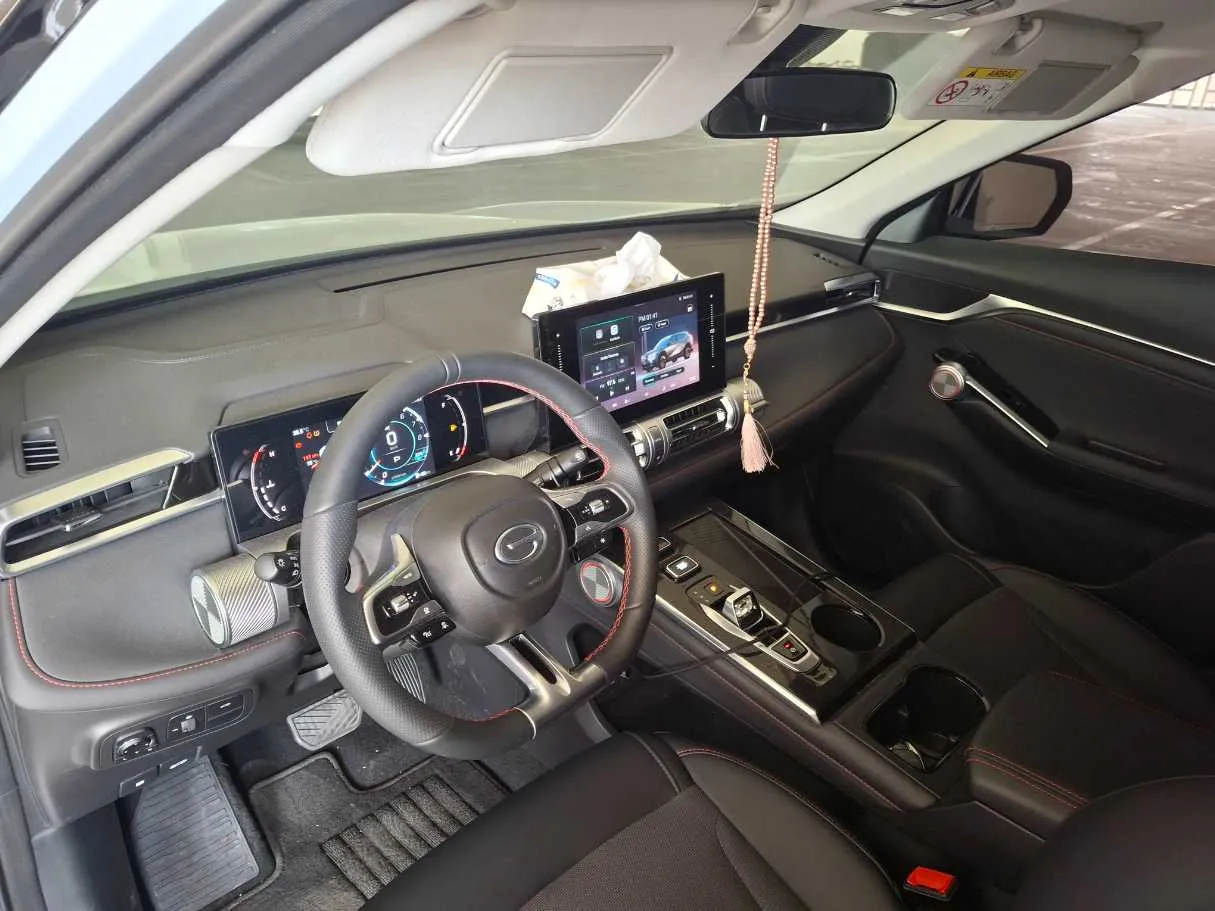 Car image 11