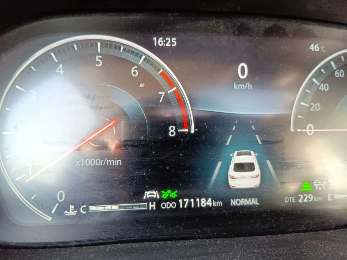 Car image 27