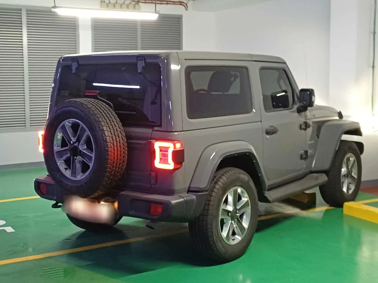 Car image 5