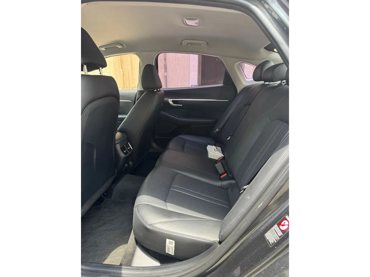 Car image 13