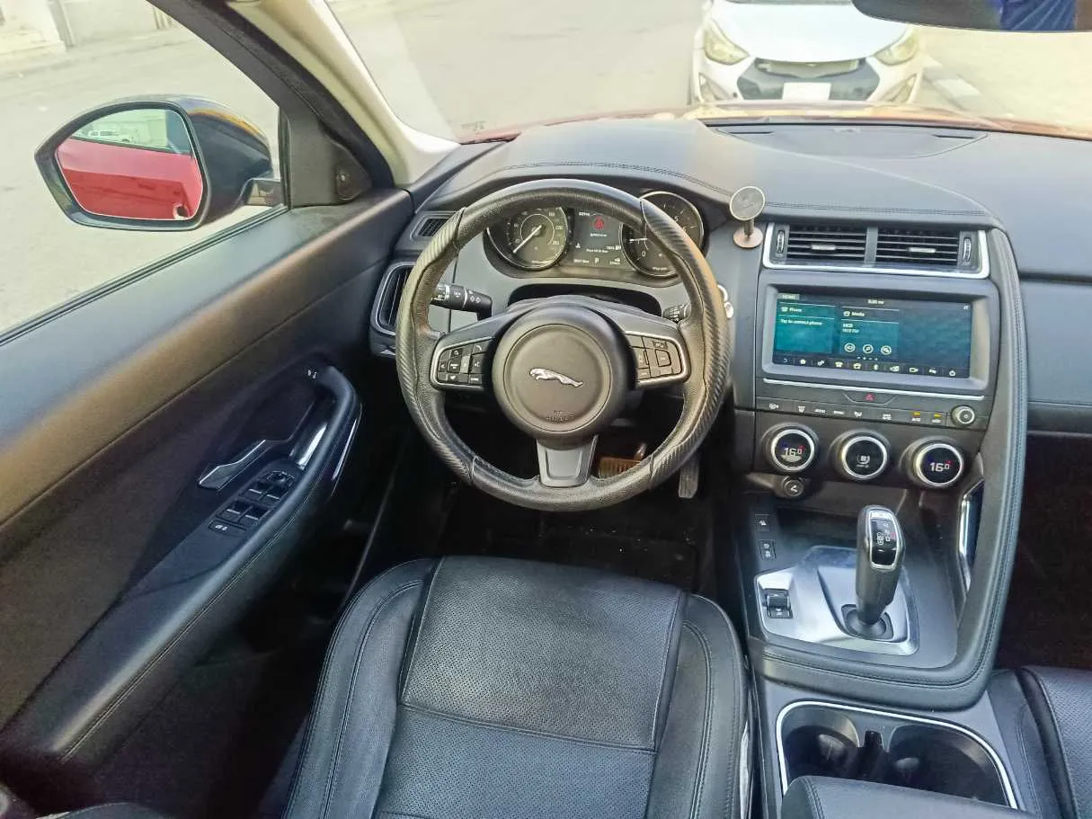 Car image 22