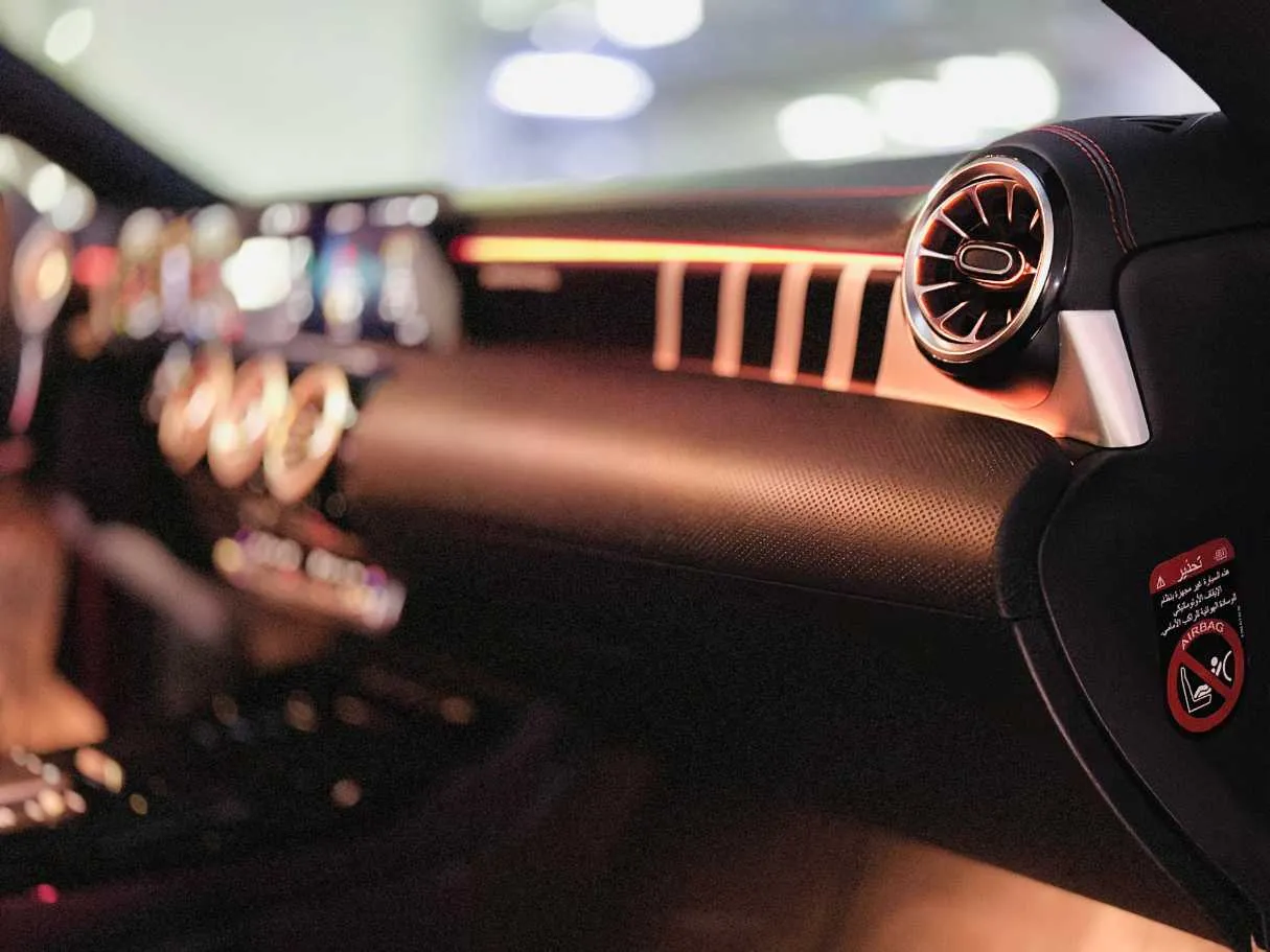 Car image 20