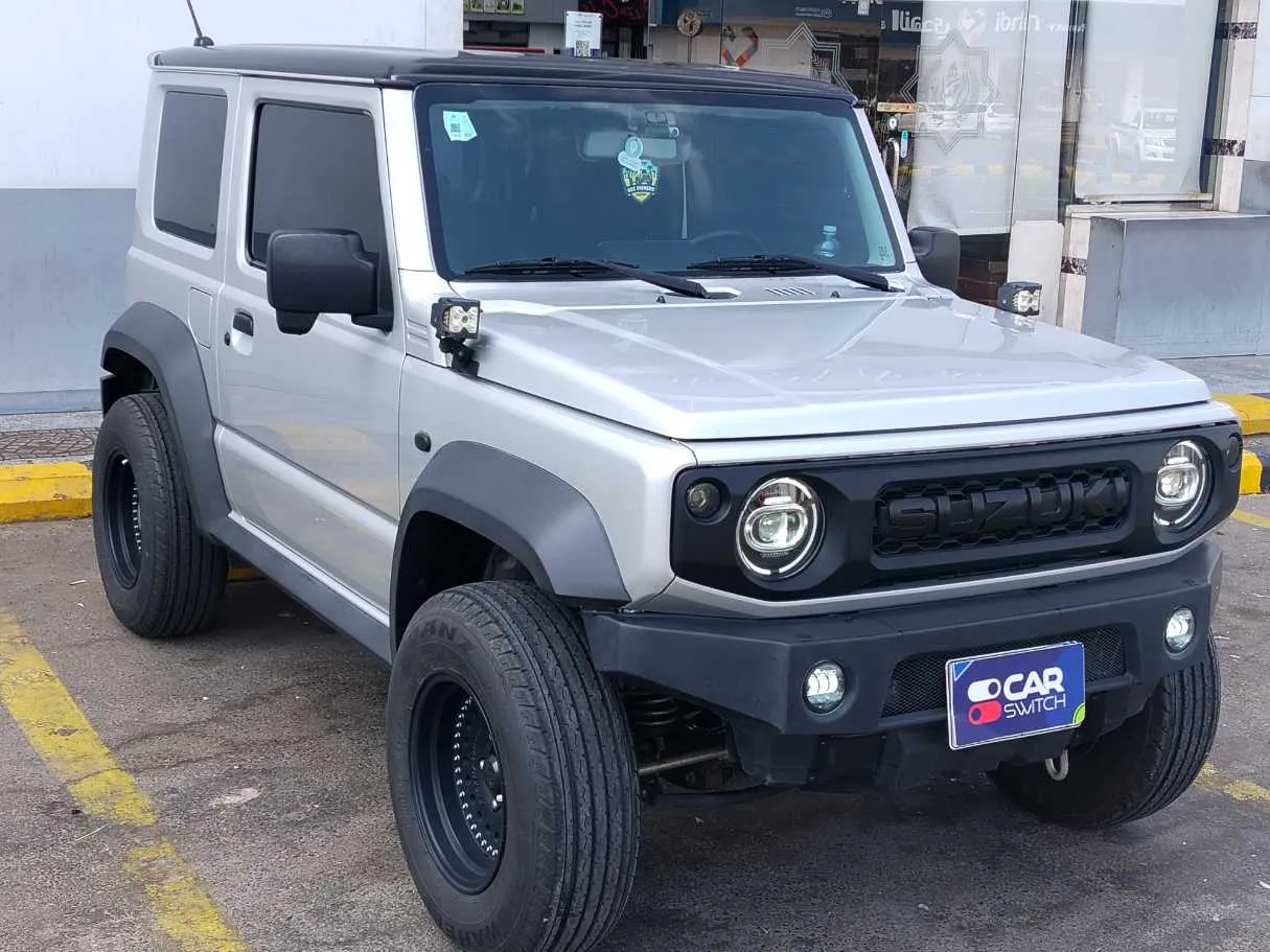 Car image 3