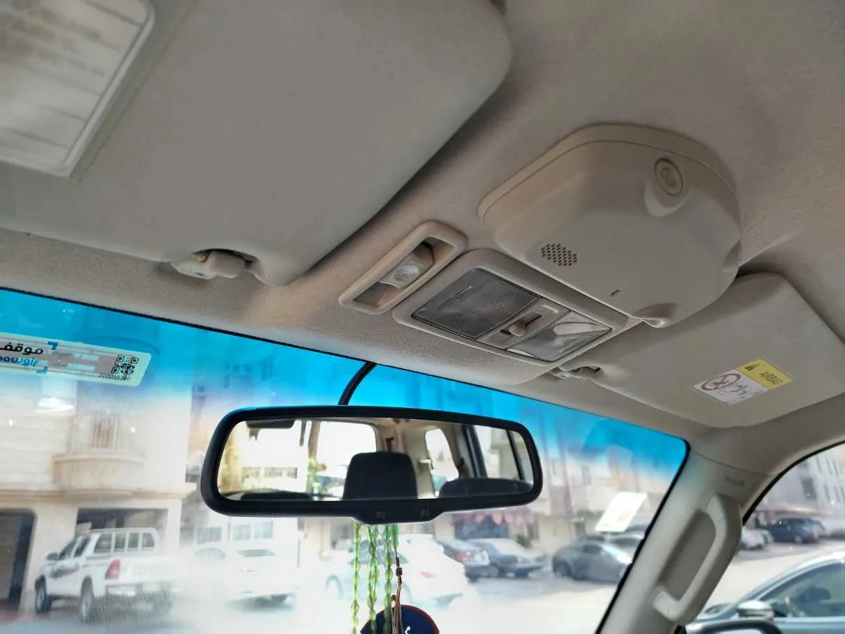 Car image 35