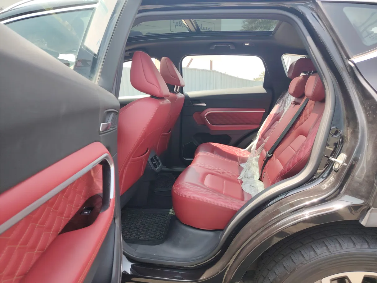 Car image 16