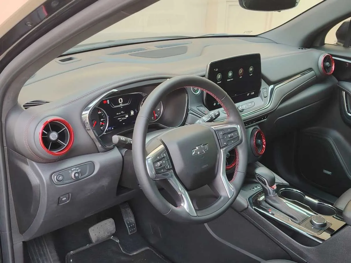 Car image 14