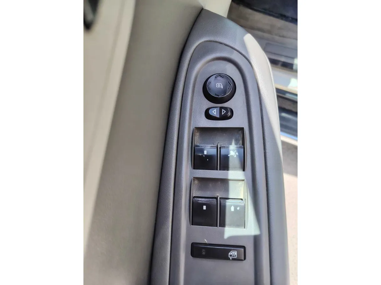Car image 31