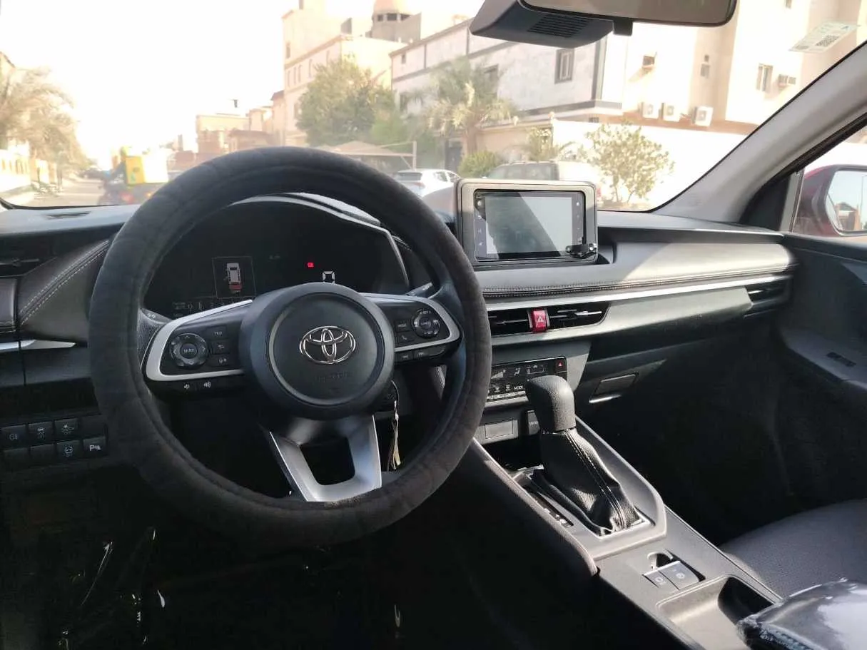 Car image 27