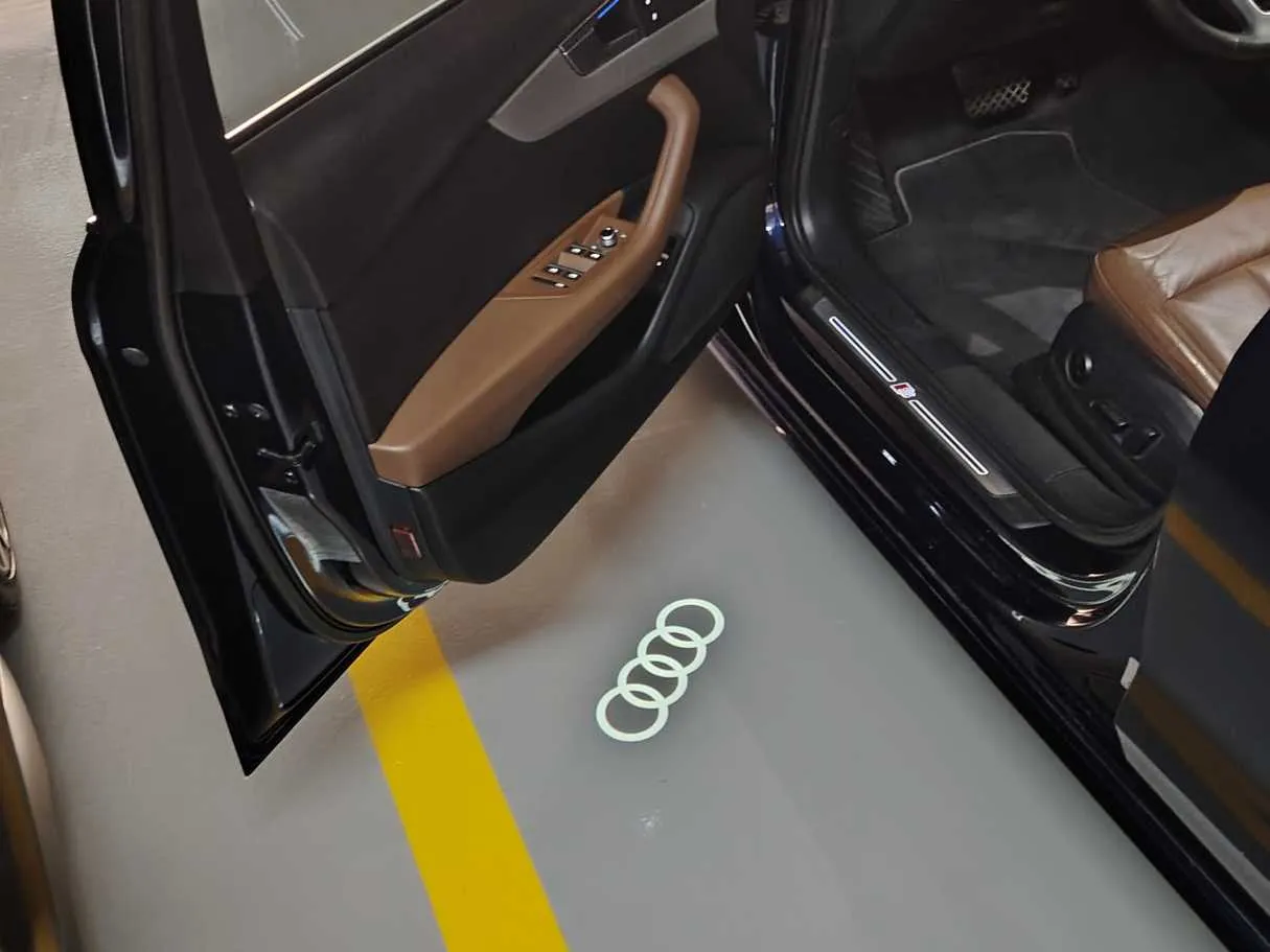 Car image 32