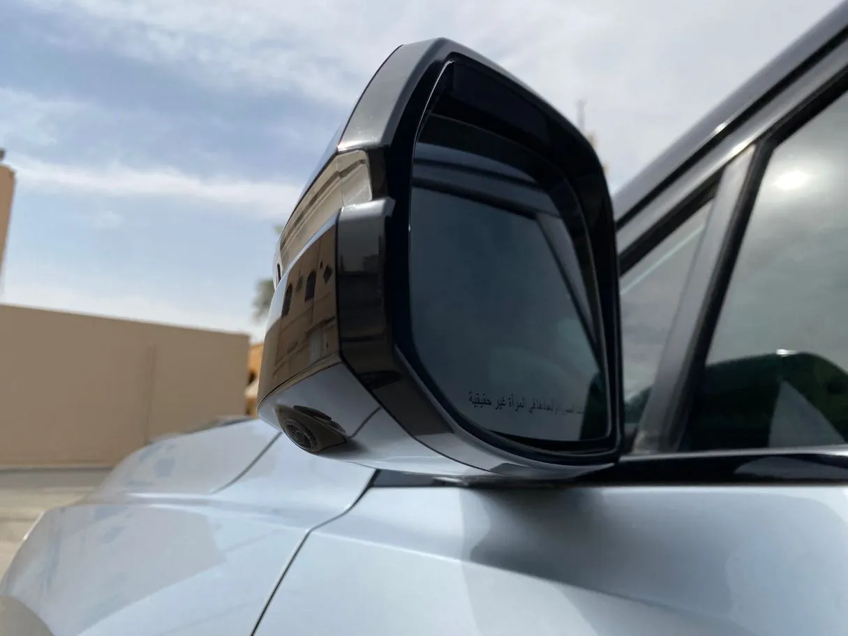Car image 26