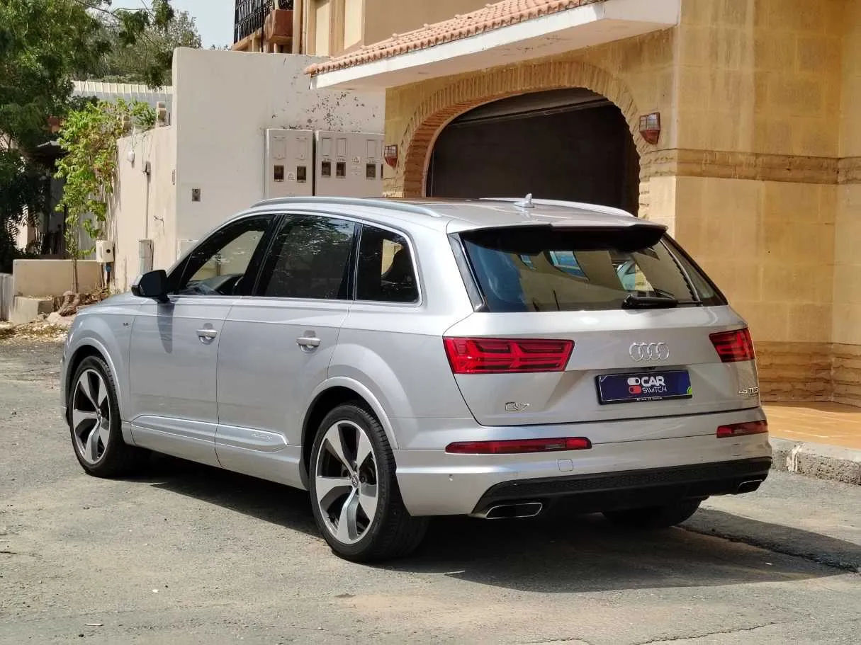 Car image 7