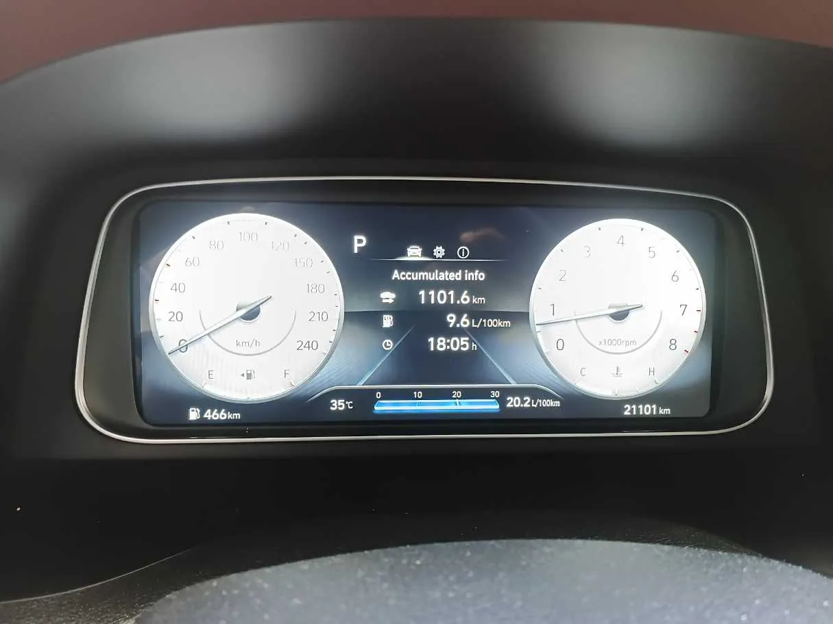 Car image 19