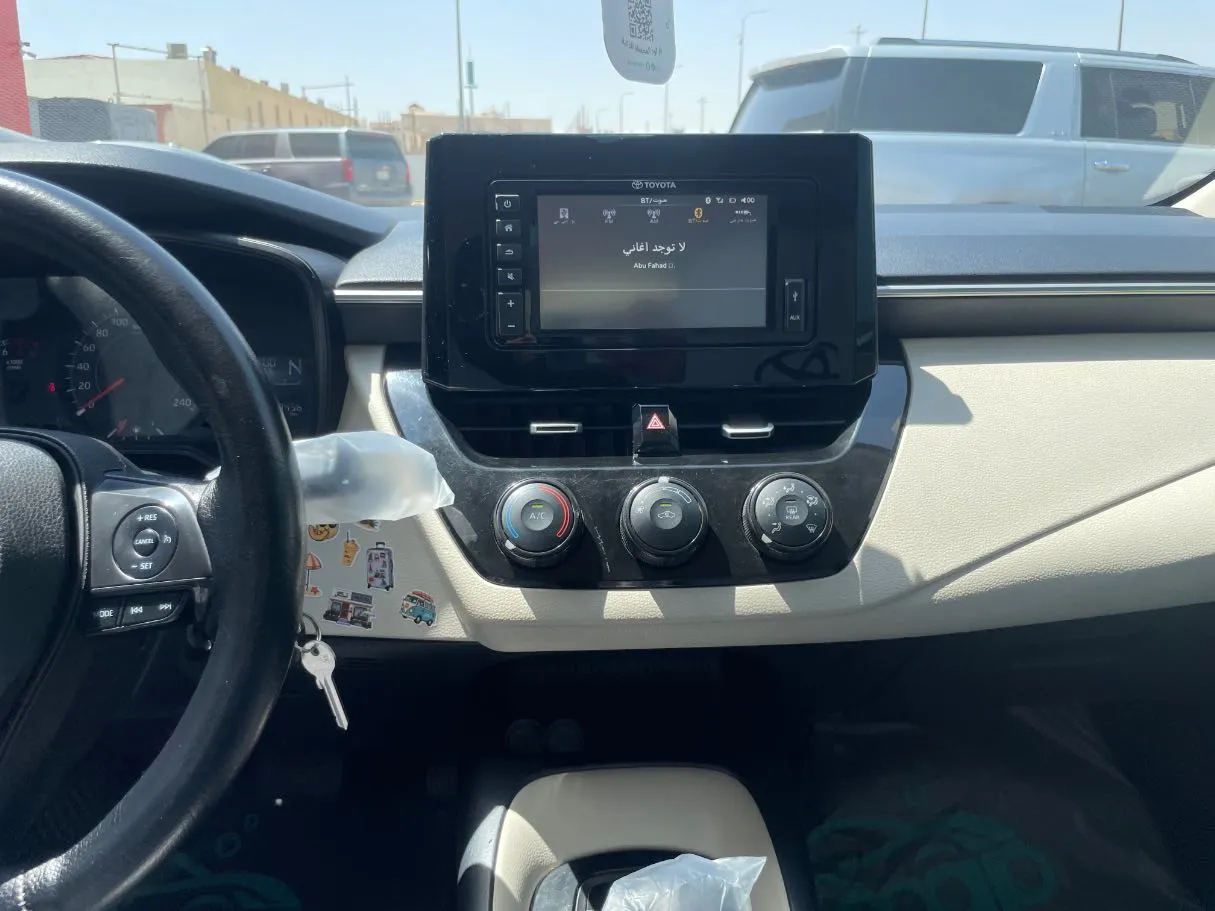 Car image 19