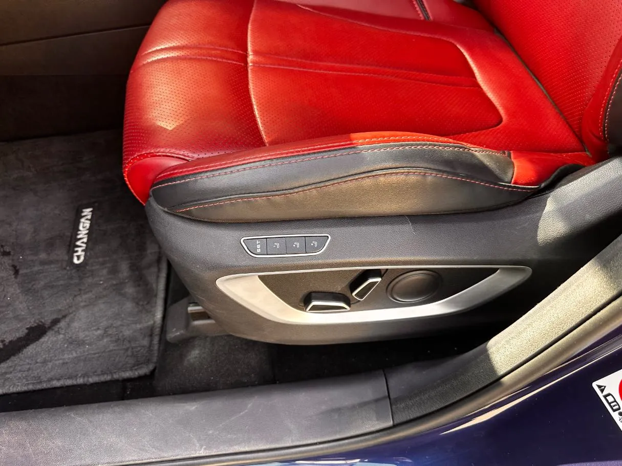 Car image 27