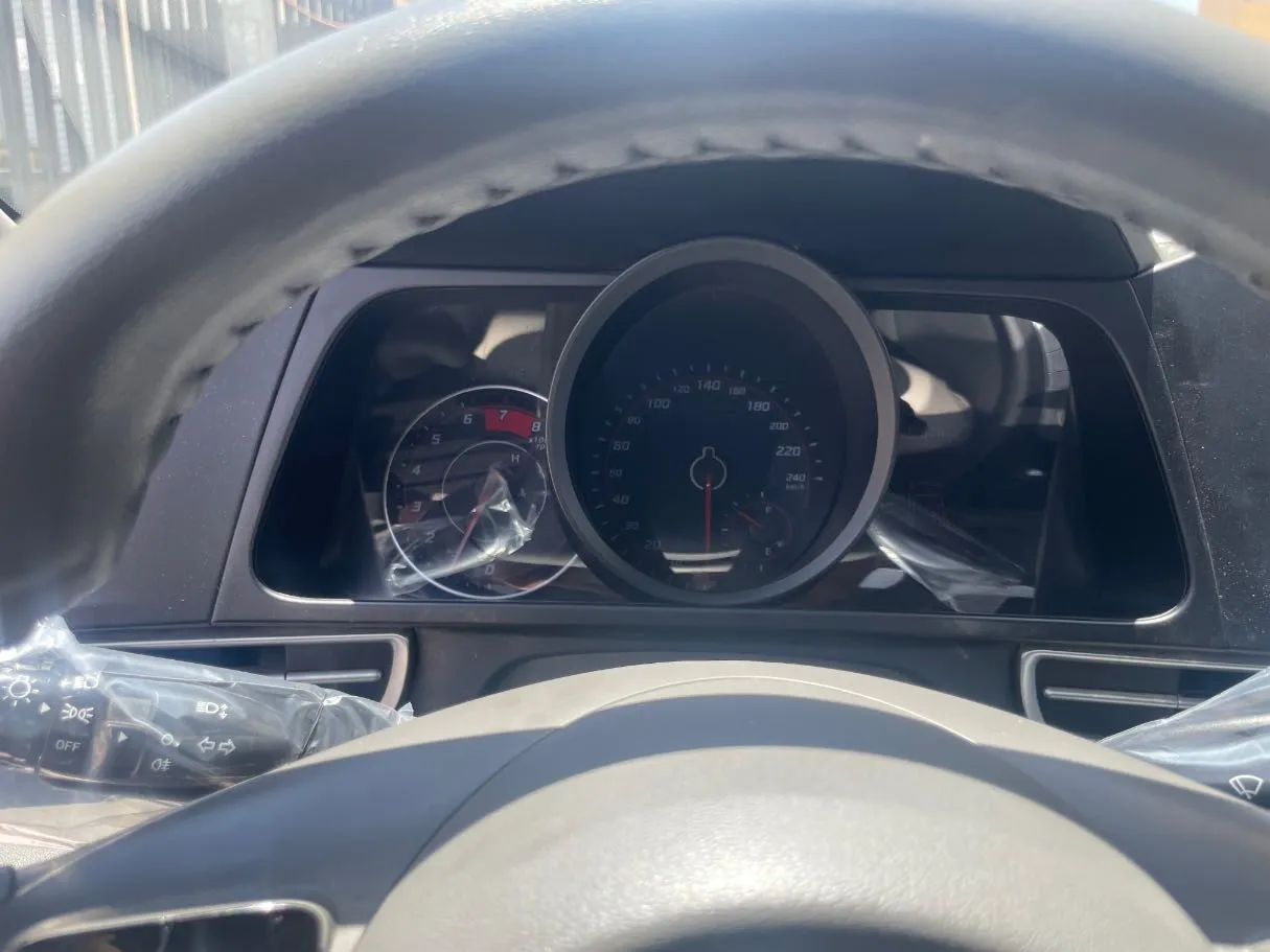 Car image 20