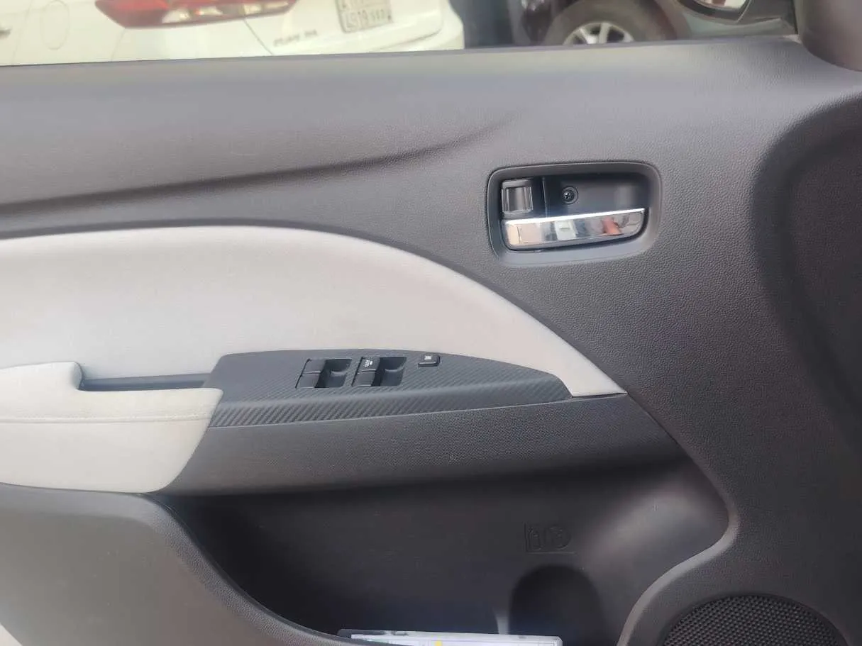 Car image 23