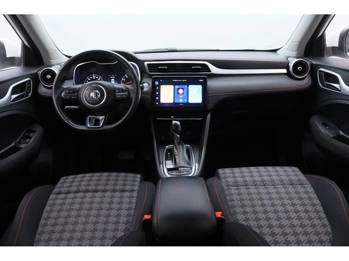 Car image 14
