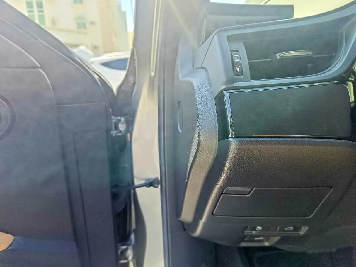 Car image 36