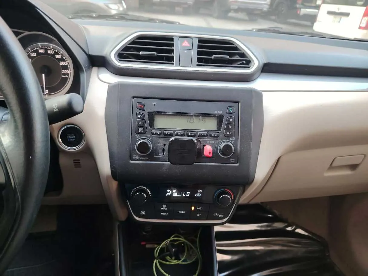 Car image 32