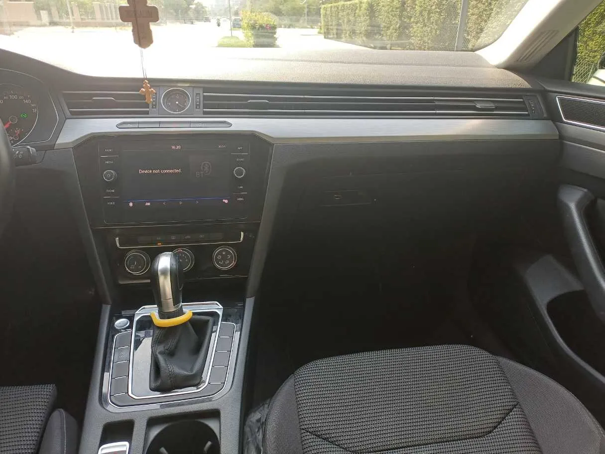 Car image 15