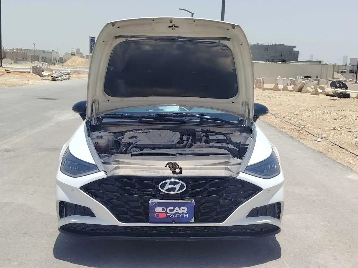 Car image 30