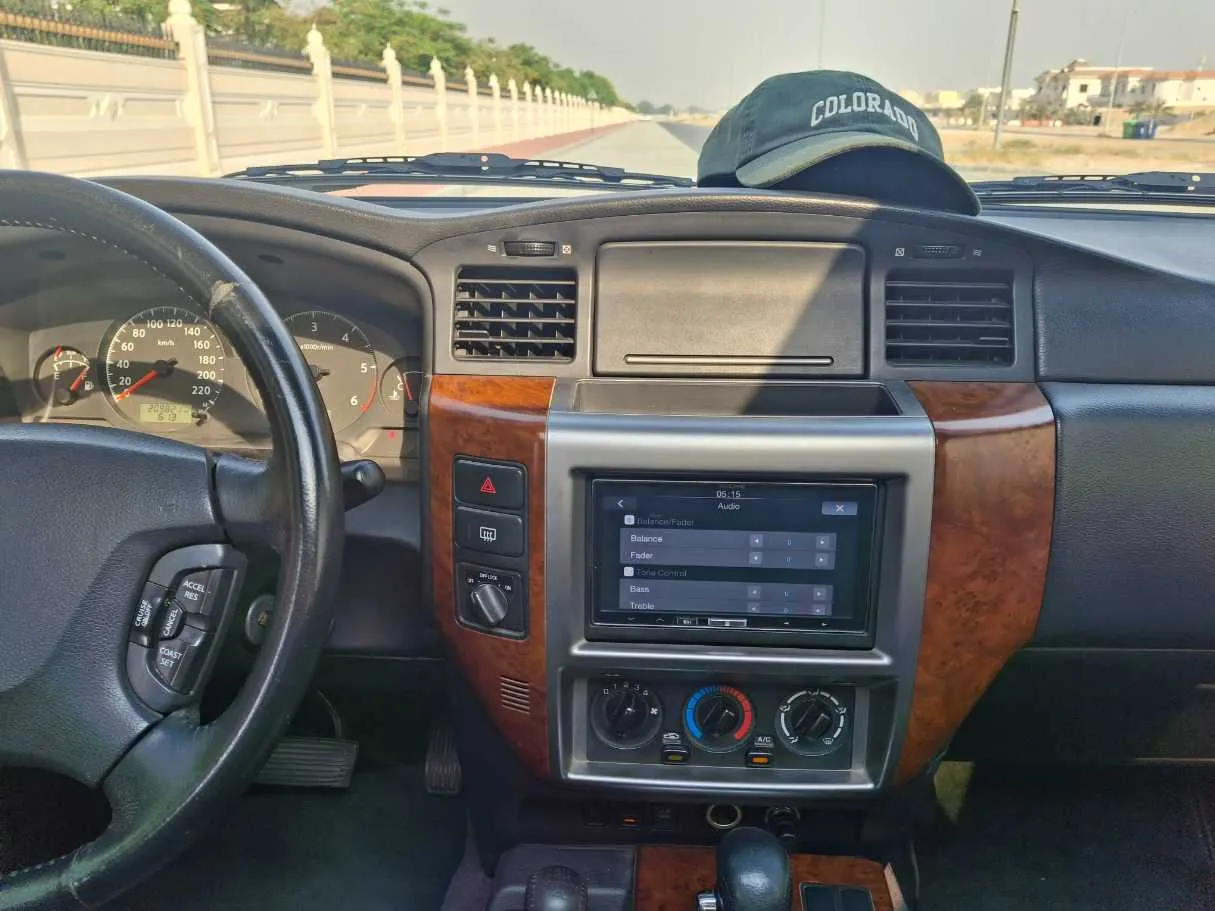 Car image 15